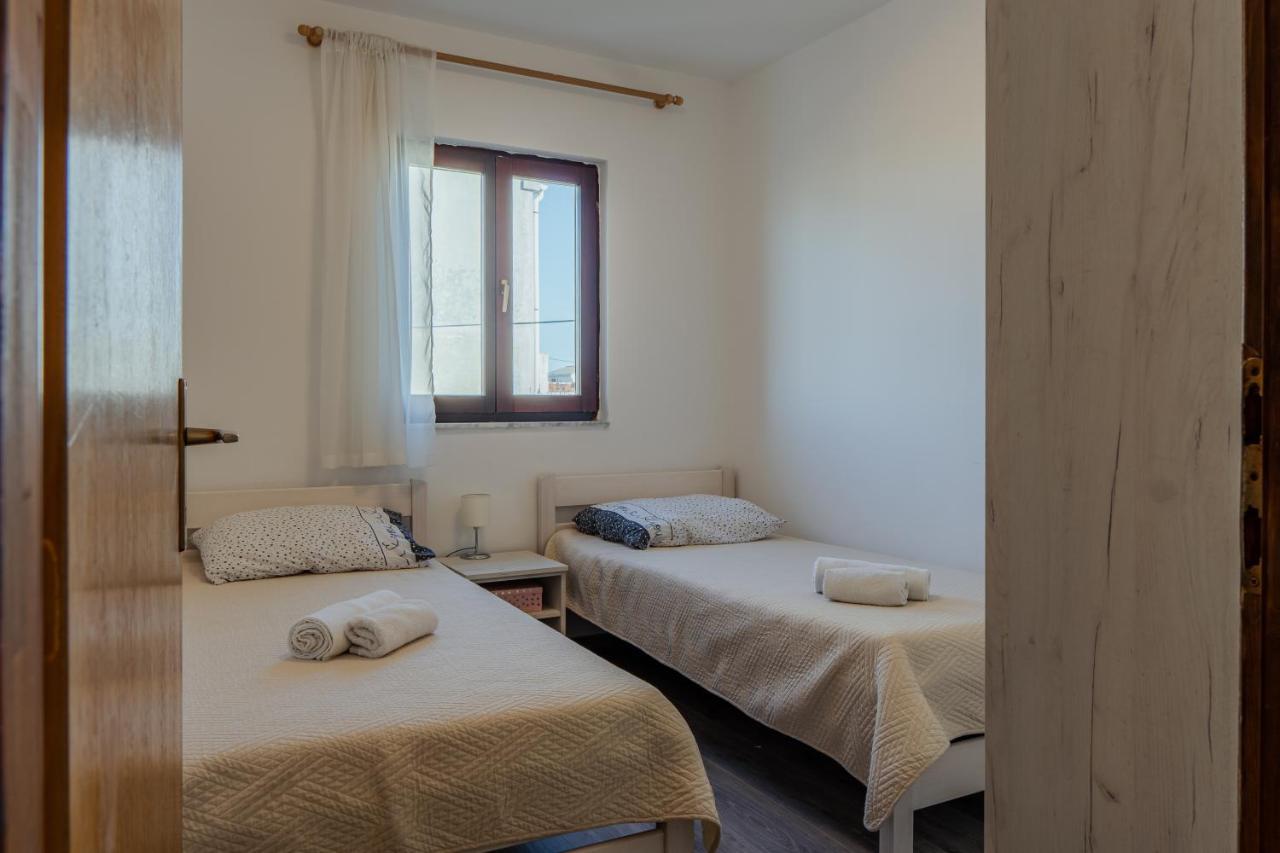 Apartmani Jaman Vrsi Rum bild