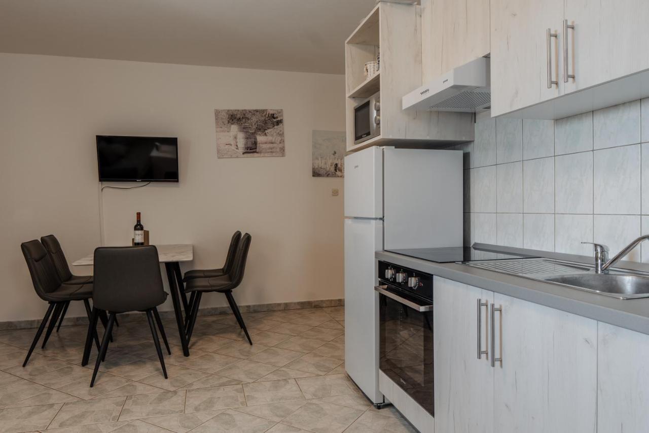 Apartmani Jaman Vrsi Rum bild