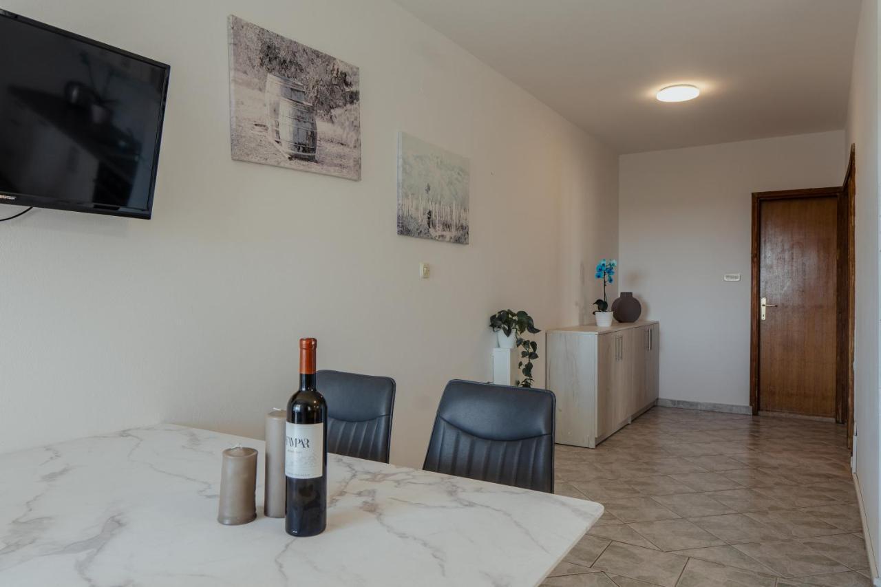 Apartmani Jaman Vrsi Rum bild